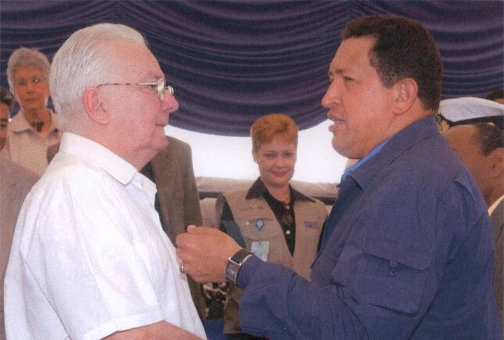Foto de Hugo Chávez Frías y Armando Hart Dávalos